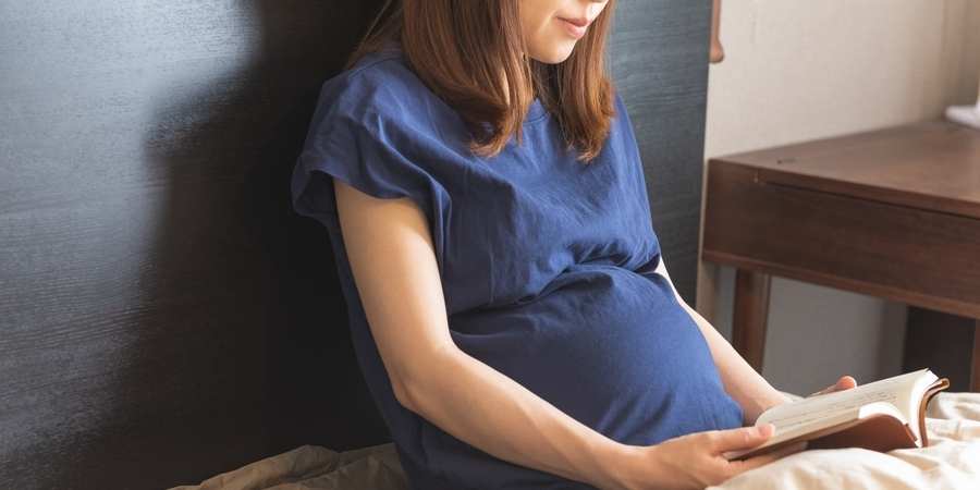 臨月になると胎動は減る 注意が必要な胎動の特徴とは まなべび