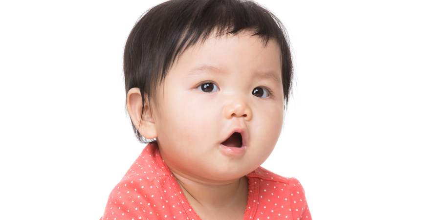 赤ちゃんが奇声をあげる理由 月齢別の原因と対処法 医師監修 まなべび