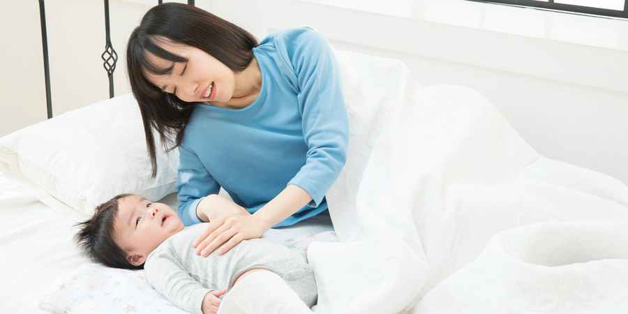 寝ぐずりとは いつまで 助産師 赤ちゃんの寝ぐずり原因と対処 まなべび